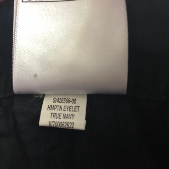 Banana Republic Hampton Fit Navy Eyelet Shorts, 4 - Picture 5 of 7